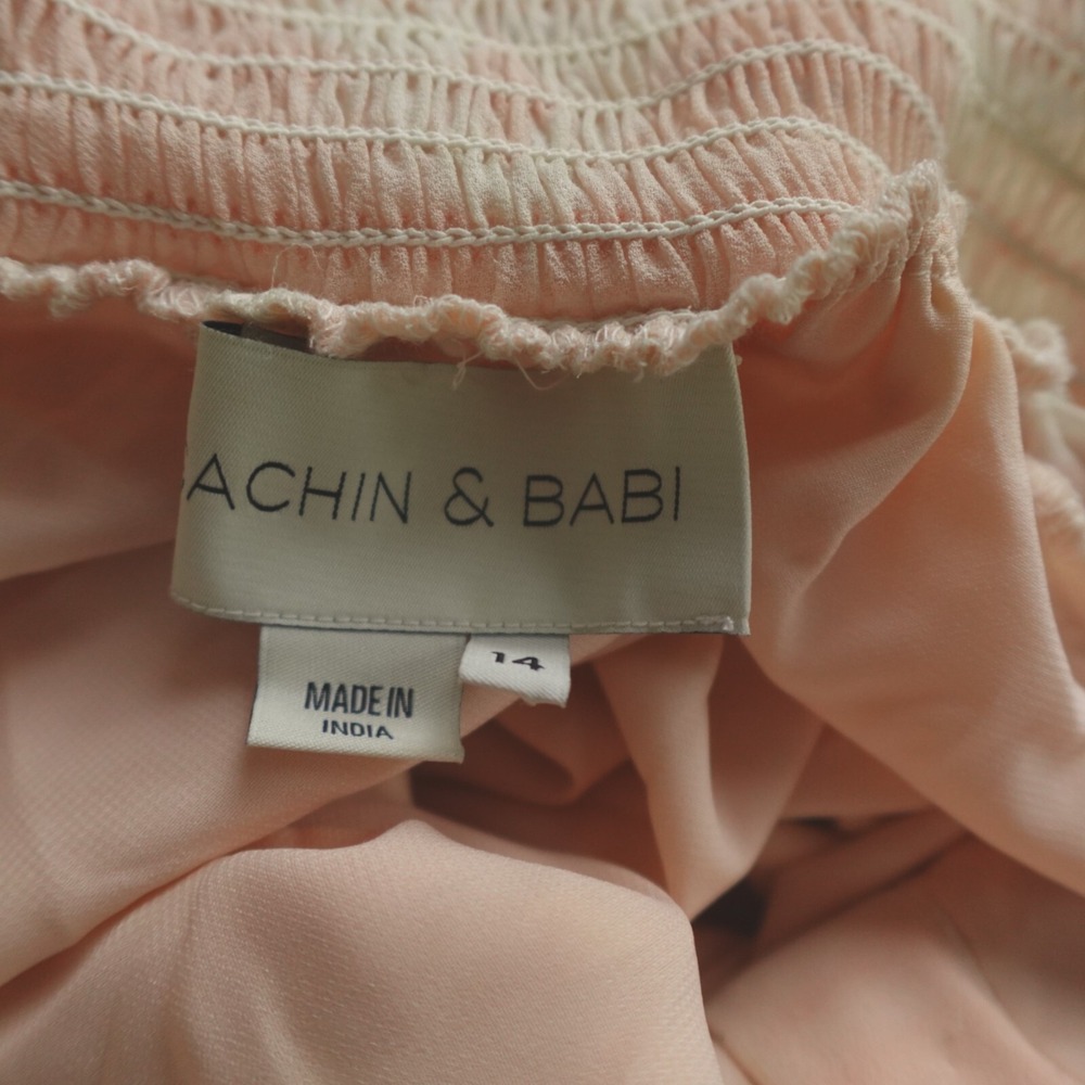 Sachin and Babi‎ Sabrina Gown - Picture 5 of 15